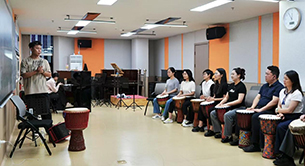 青年下班 夜校開門